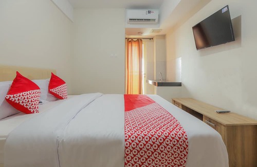 Depok Hotel | OYO 630 Green Lake View Cimanggis