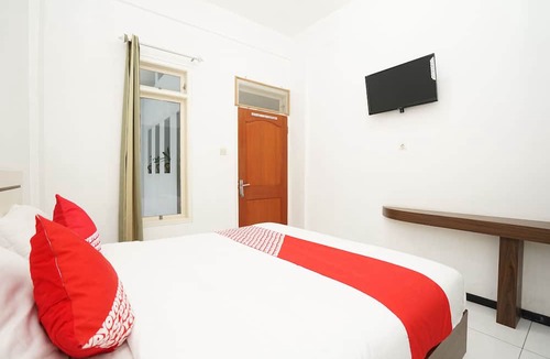 Suko Manunggal House | OYO 661 Galaxy Homestay