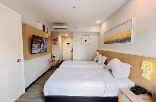 Kebon Kacang Hotel | Verse Luxe Hotel Wahid Hasyim