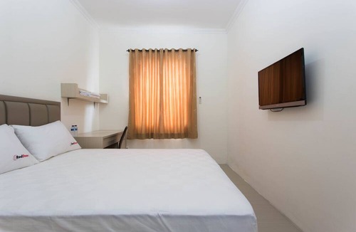 Binong House | RedDoorz Plus near Siloam Karawaci