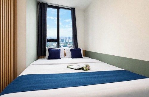 Panunggangan Utara Apartment | Bright And Relaxing 2Br At Collins Boulevard Apartment