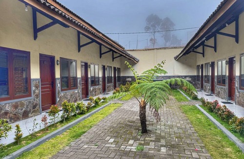 Ngadisari Hotel | Bawangan Express