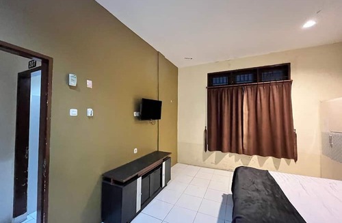 Medan Hotel | OYO 95175 Palapa Inn
