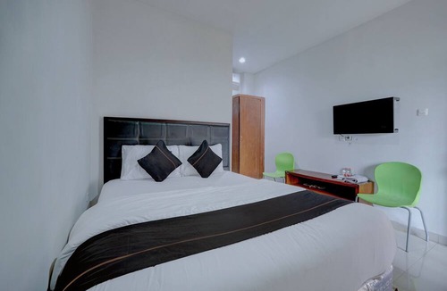 Megamendung Hotel | OYO 95119 Syariah Sm