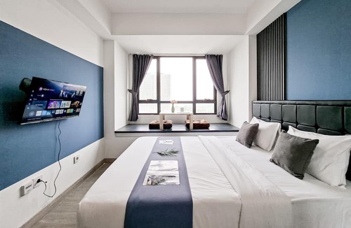 Panunggangan Utara Apartment | Stylish Blue And Strategic Studio At Apartment Collins Boulevard