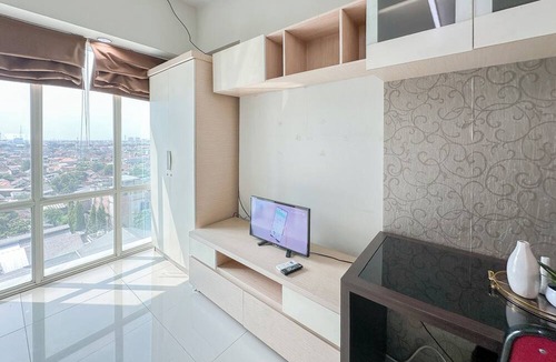 Siwalankerto Apartment | Classic And Compact Studio At The Square Surabaya Apartment