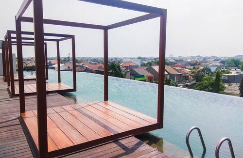 Pekayon Jaya Apartment | Spacious And Cozy 2Br Grand Kamala Lagoon Apartment