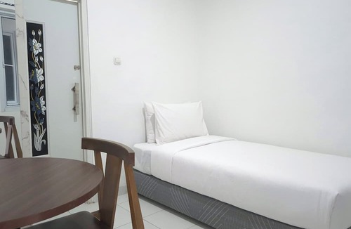 Kebayoran Lama Hotel | NN House Smart Stay (Syariah)