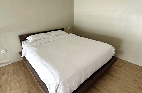 Sunset Road House | Olive Athena Guesthouse