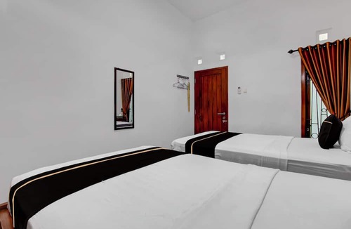 Banguntapan Hotel | OYO 95088 Homestay Omah Pring