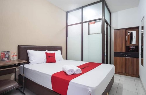 Serpong Hotel | OYO 94735 RD Near Eka Hospital Bsd City