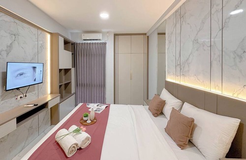 Surabaya Apartment | Wonderful Design Studio At Bale Hinggil Apartment