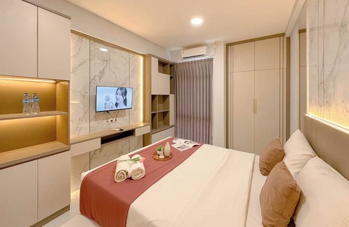 Surabaya Apartment | Wonderful Design Studio At Bale Hinggil Apartment