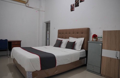 Padang Hotel | Collection O near Universitas Negeri Padang formerly Hotel Amra