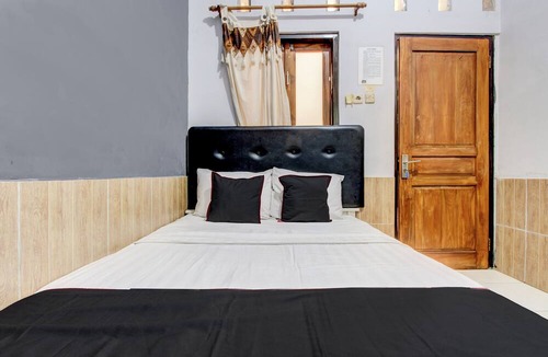 Laweyan Hotel | OYO 94881 Griya Barokah Syariah