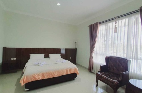 Cisarua Hotel | Aries Biru Hotel & Villa