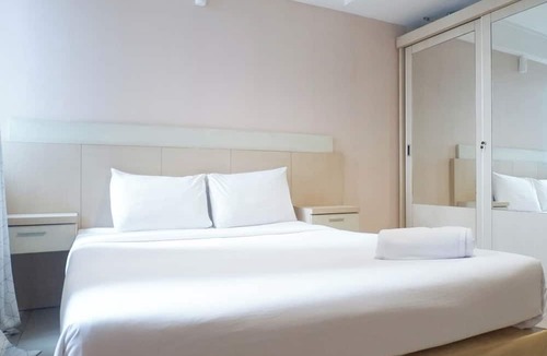 Siwalankerto Apartment | Best Price Studio Near Petra University At High Point Serviced Apartment