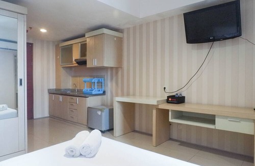 Siwalankerto Apartment | Best Price Studio Near Petra University At High Point Serviced Apartment
