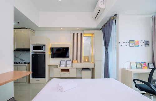 South Tambun Apartment | Cozy Stay Studio At Lrt City Bekasi Apartment