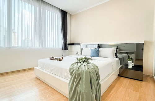 Senayan Apartment | Spacious Luxury 2Br Apartment With Extra Room At Fx Residence