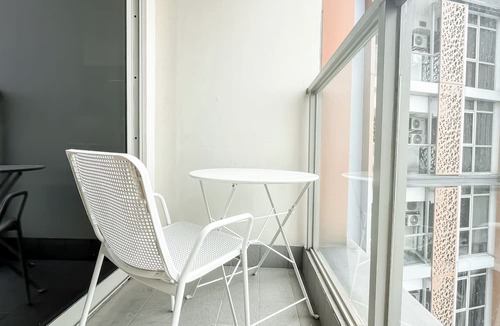 Pantai Indah Kapuk Apartment | Modern Minimalist Studio Room At Gold Coast Apartment
