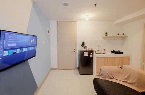 Old Jakarta Apartment | Blue Accent Minimalist 2Br At Tokyo Riverside Pik 2 Apartment
