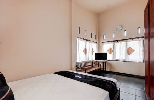 Malang Hotel | OYO 94767 Griya Djati Syariah 1