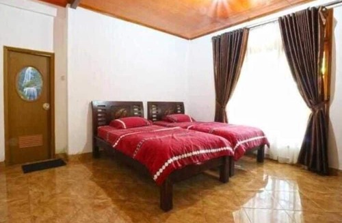Cisarua Hotel | Aquarius Orange Hotel & Villa