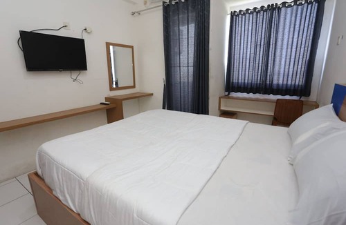 Bekasi Hotel | Capital O Iconic Rooms @ Golden City