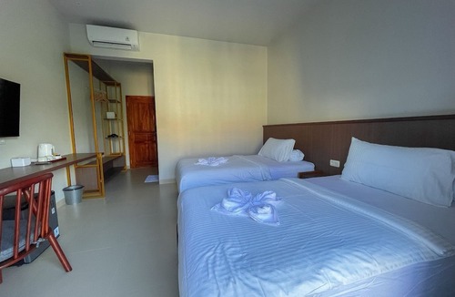 Labuan Bajo House | East Marina Guesthouse