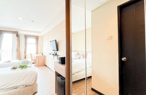 Panunggangan Utara Apartment | Modern Minimalist Studio (No Kitchen) At Great Western Apartment