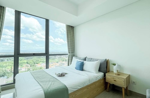 Tangerang Apartment | Spacious 3Br With Extra Room At Hillcrest House Apartment