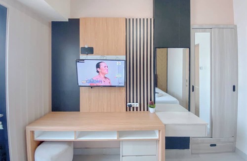 Jatingaleh Apartment | Restful And Homey 1Br Without Living Room At The Alton Apartment