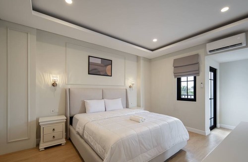 Mampang Prapatan Hotel | Cove Odilia Suite