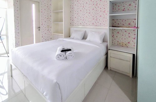 Siwalankerto Apartment | Comfy and Warm Studio at The Square Surabaya Apartment