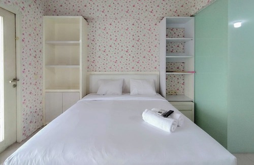 Siwalankerto Apartment | Comfy and Warm Studio at The Square Surabaya Apartment