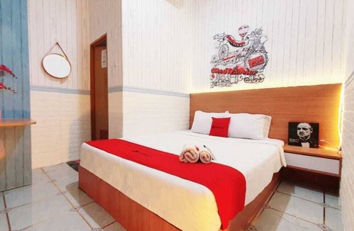 South Tangerang Hotel | Capital O 94359 Aurora Guest House