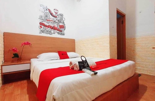 South Tangerang Hotel | Capital O 94359 Aurora Guest House