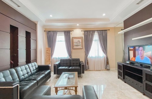 Permata Hijau Apartment | Spacious And Modern Look 3Br Bellezza Apartment