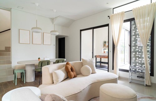 Bandung Villa | Haghi House