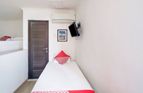 Old Jakarta Hotel | Townhouse Oak Gunung Sahari Near Ancol
