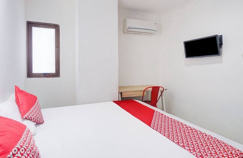 Old Jakarta Hotel | Townhouse Oak Gunung Sahari Near Ancol