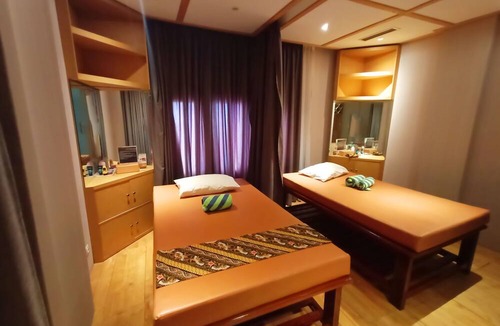 Palembang Hotel | Emilia Hotel by Amazing