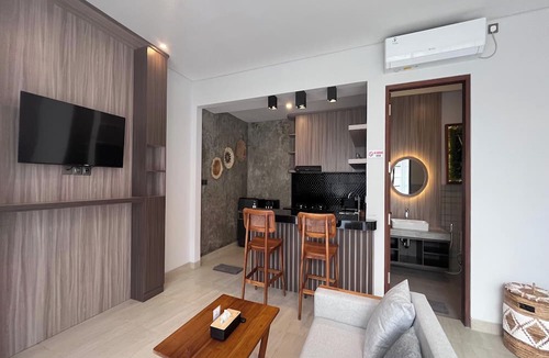 Sunset Road Hotel | Ranala Coliving