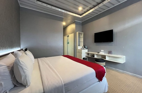 Parapat Hotel | Grand Tamaro Hotel