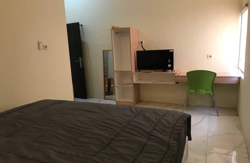 Colomadu Hotel | Capital O 94128 The Bale Teras't