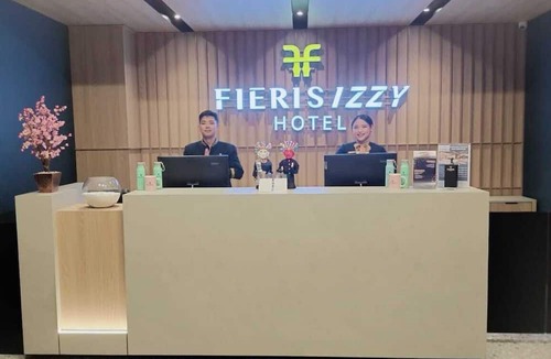 Rawamangun Hotel | FIERIS IZZY HOTEL