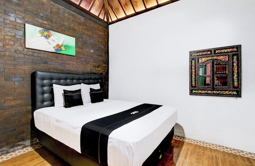 Kaliurang Hotel | Capital O 94018 Joglo Eyang Niek Turi Syariah