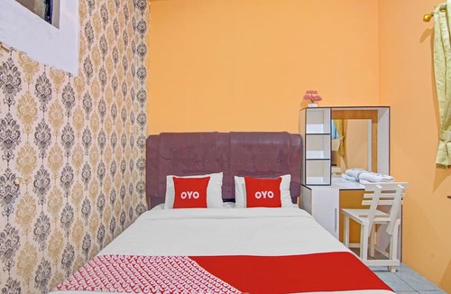 Padang Hotel | OYO 90615 Jojo Homestay