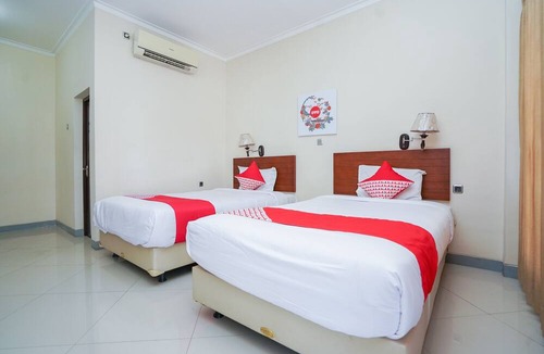 Probolinggo Hotel | Capital O 1430 Hotel Ratna Syariah